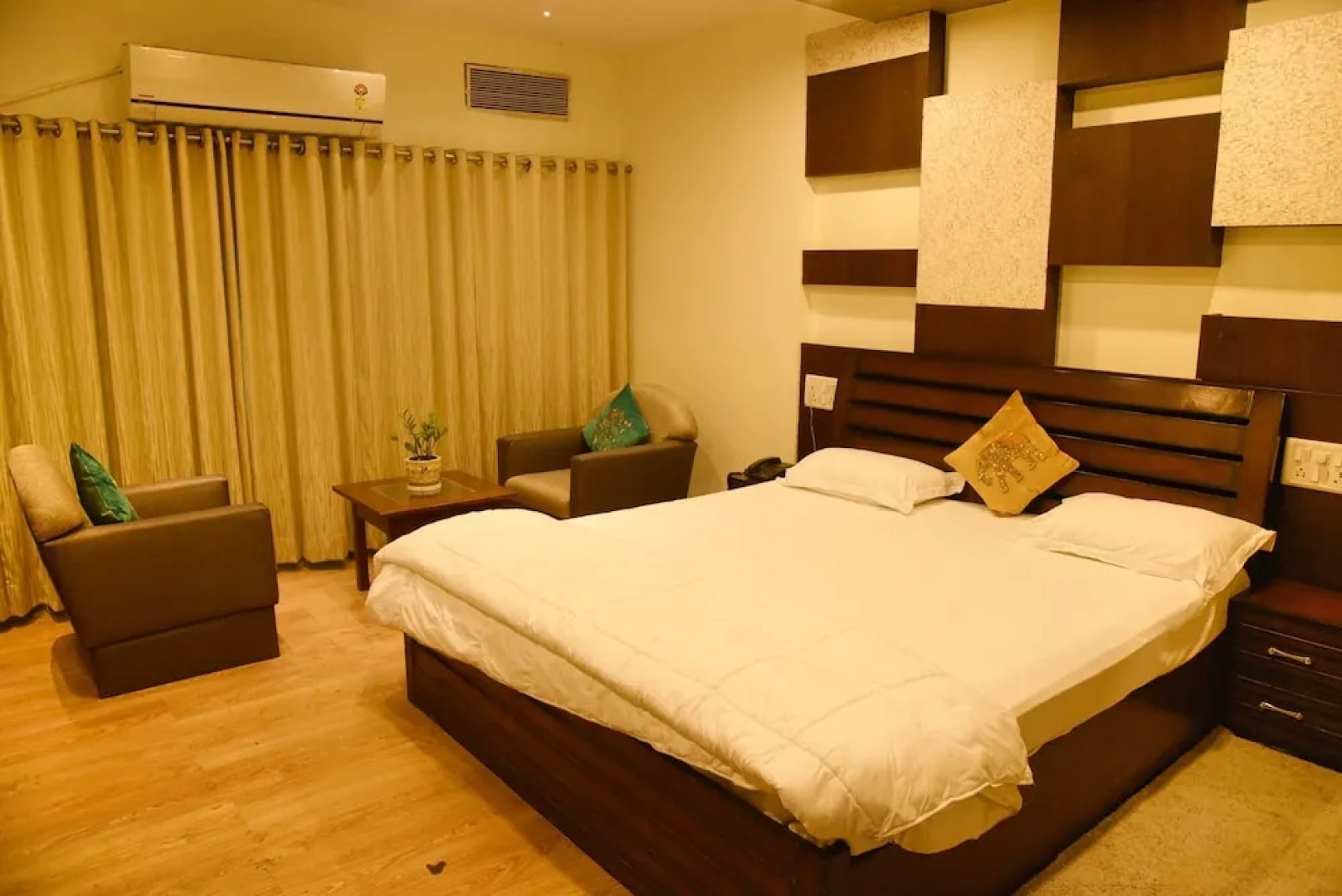 Royal Palms Luxury Rental Apartments