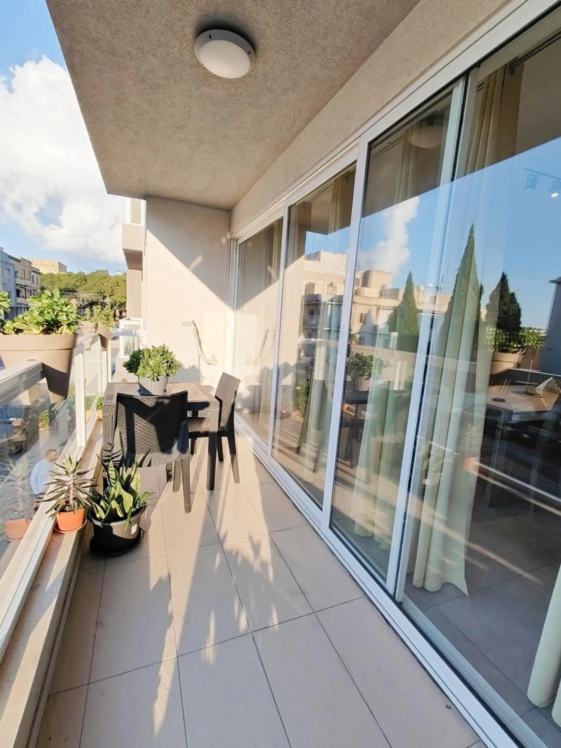 Large Central Apartment Near Valletta & Seafront