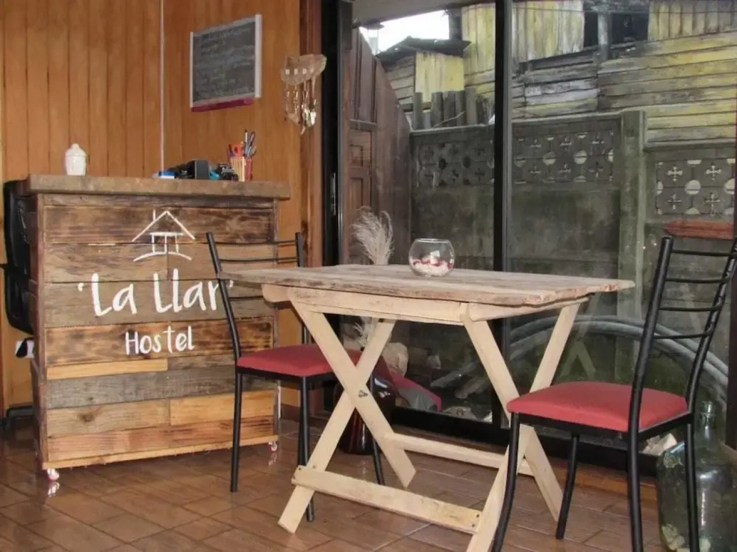La Llar Hostel
