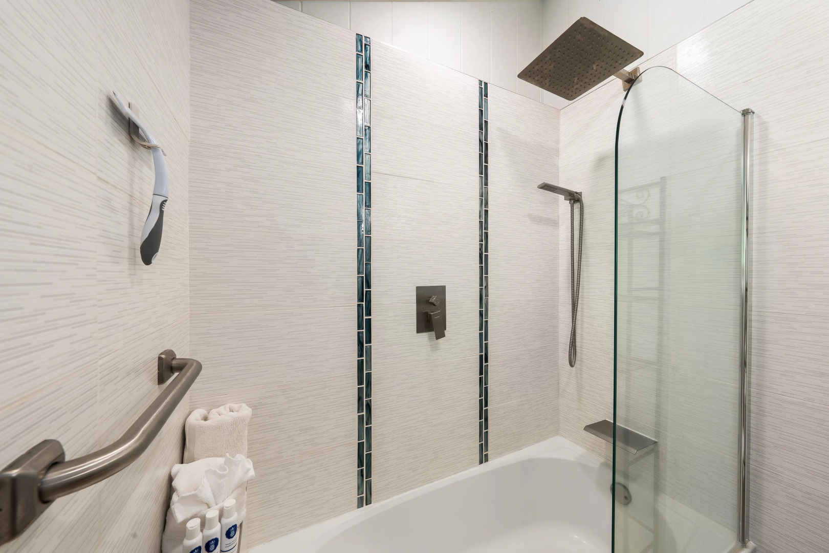 International Colony Club 34