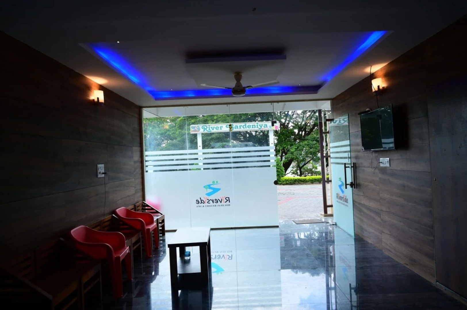 the Riverside Holiday Resort