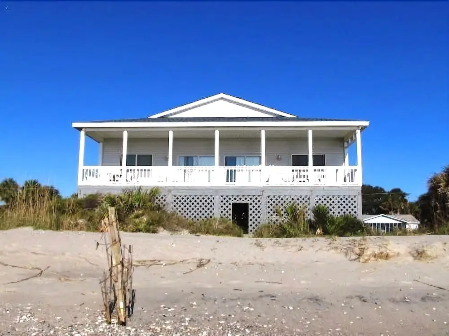 Sea, Sun N' Sand - 4 Br home by RedAwning