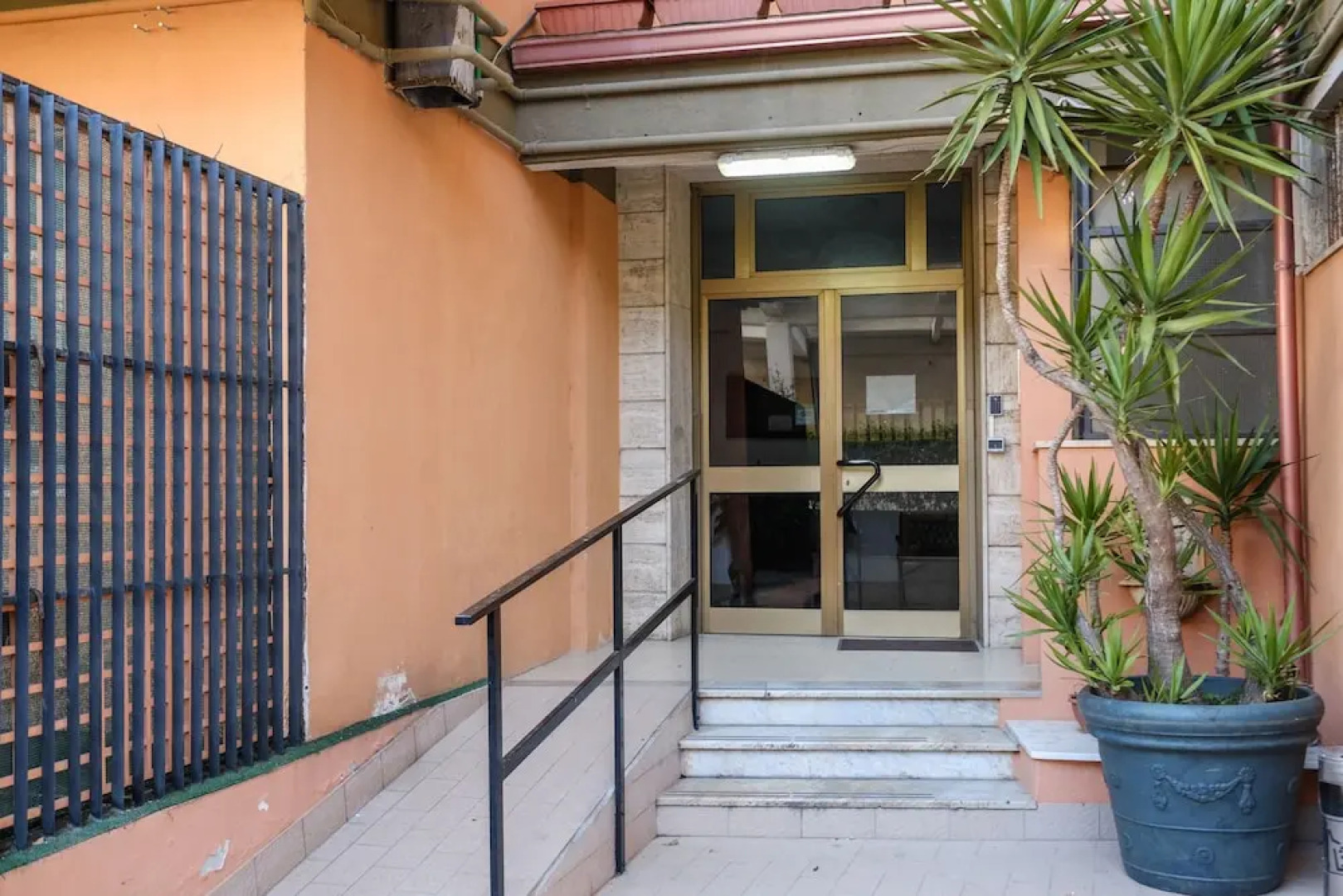 Bed And Breakfast 13