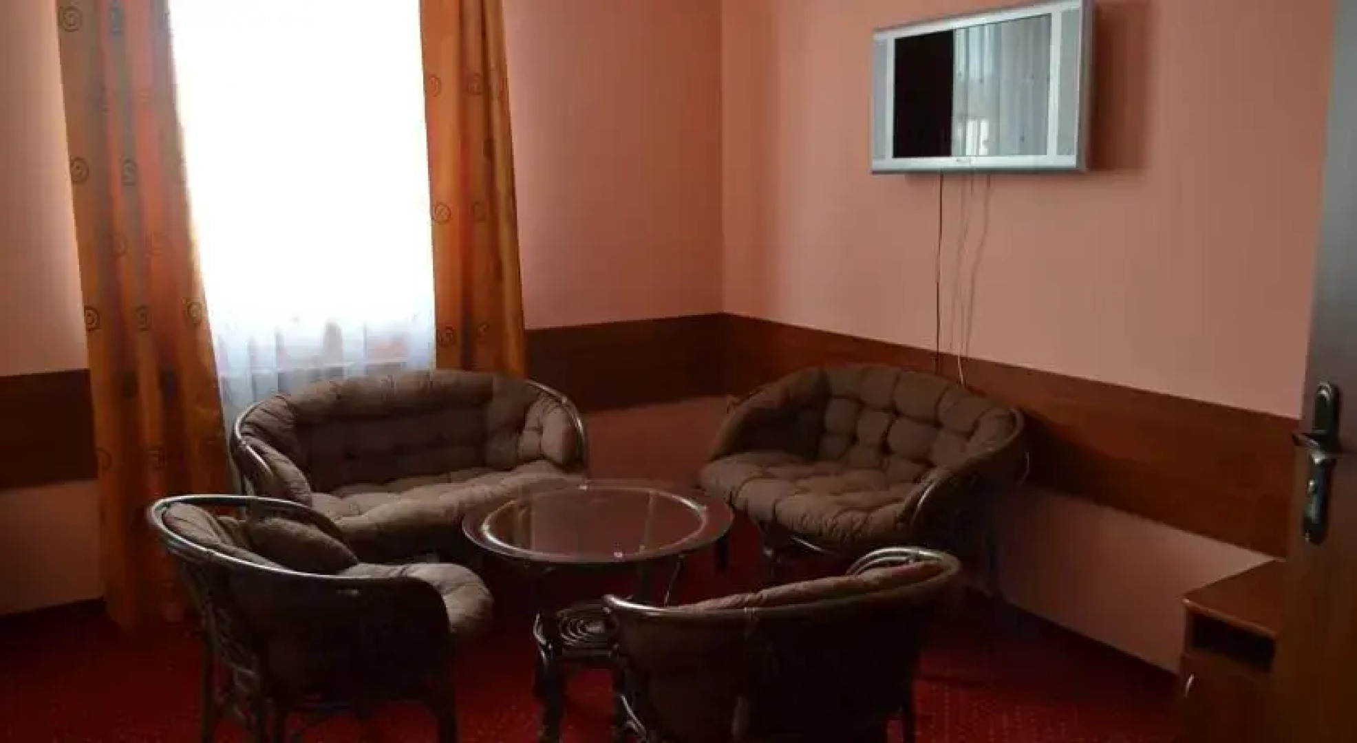 Sala Bankietowa i Pokoje Gościnne