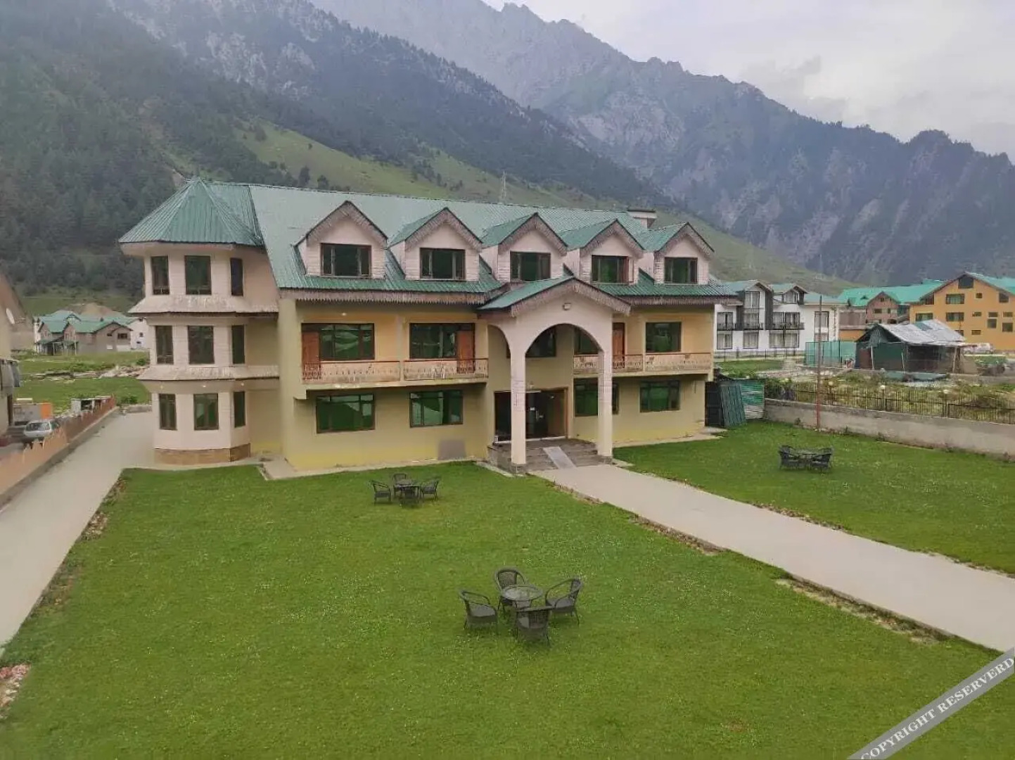Hotel Sheen Sonmarg