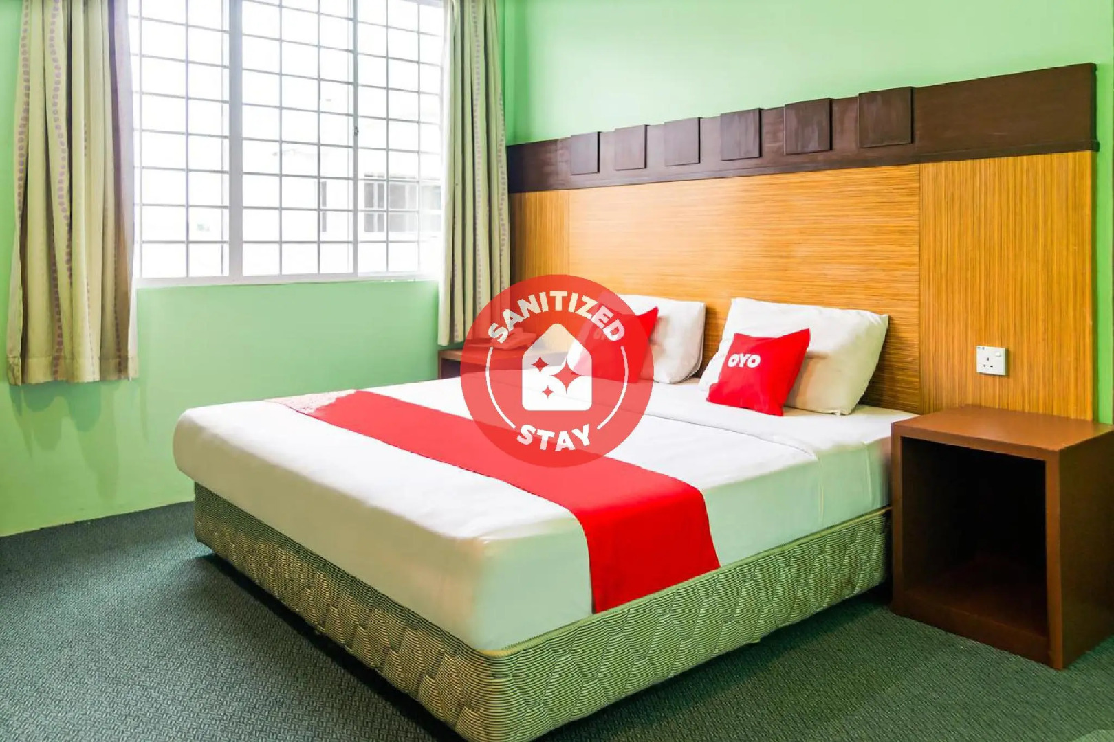 OYO 89408 Royal Hotel