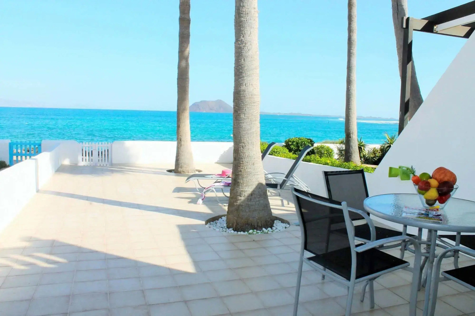 Villa Perseo Beachfront by Vacanzy Collection