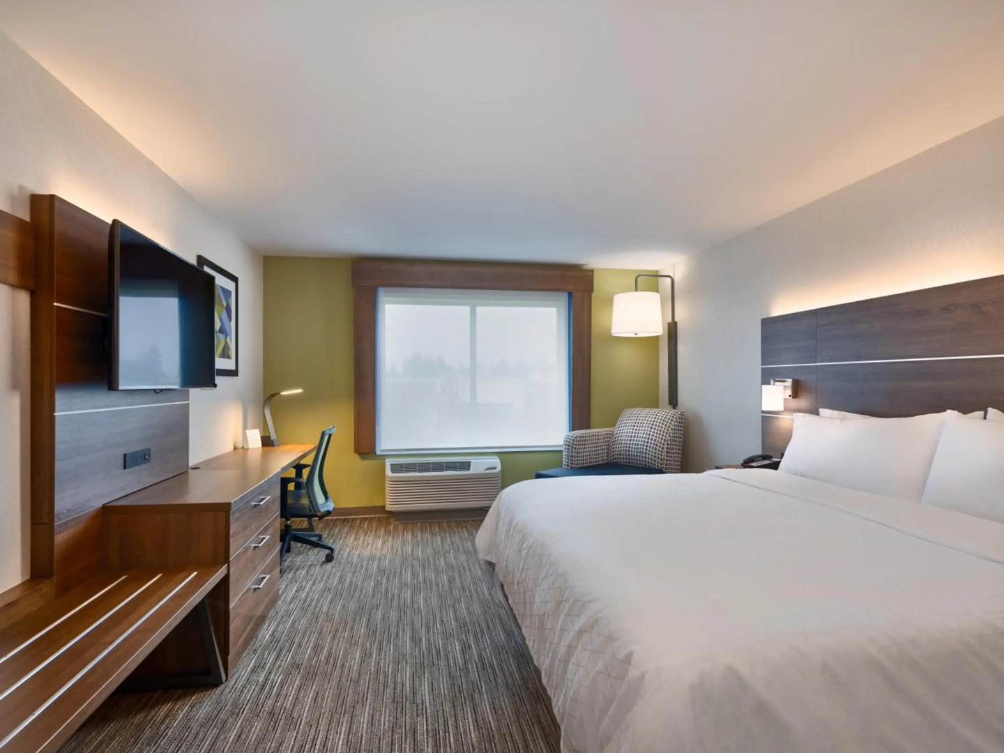 Holiday Inn Express & Suites Salem North - Keizer by IHG