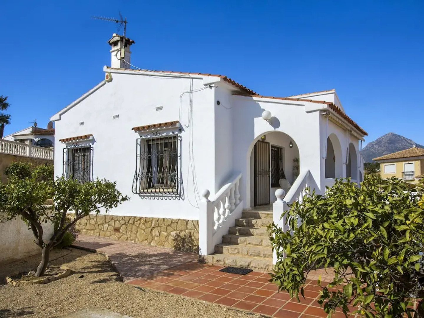 Luxurious 6 person villa with swimming pool in a beautiful area, amazing village, amazing location