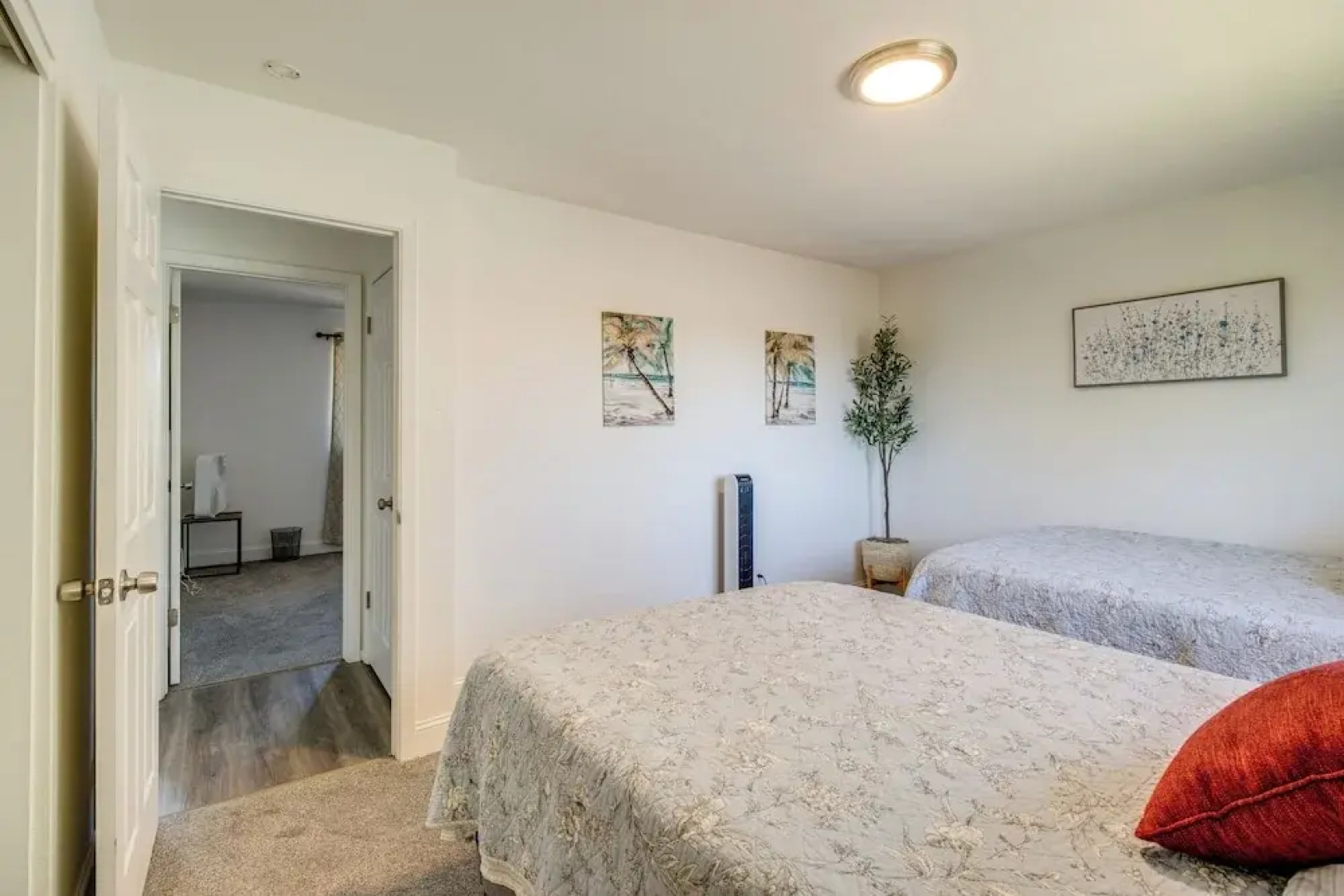 4 Mi to Dtwn Reno: Sleek Family Retreat!