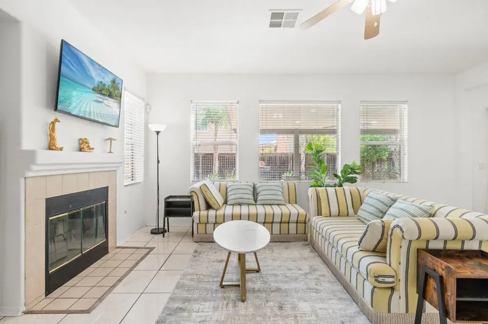 Bright Airy 5B Home Workspace Outdoor Lounge
