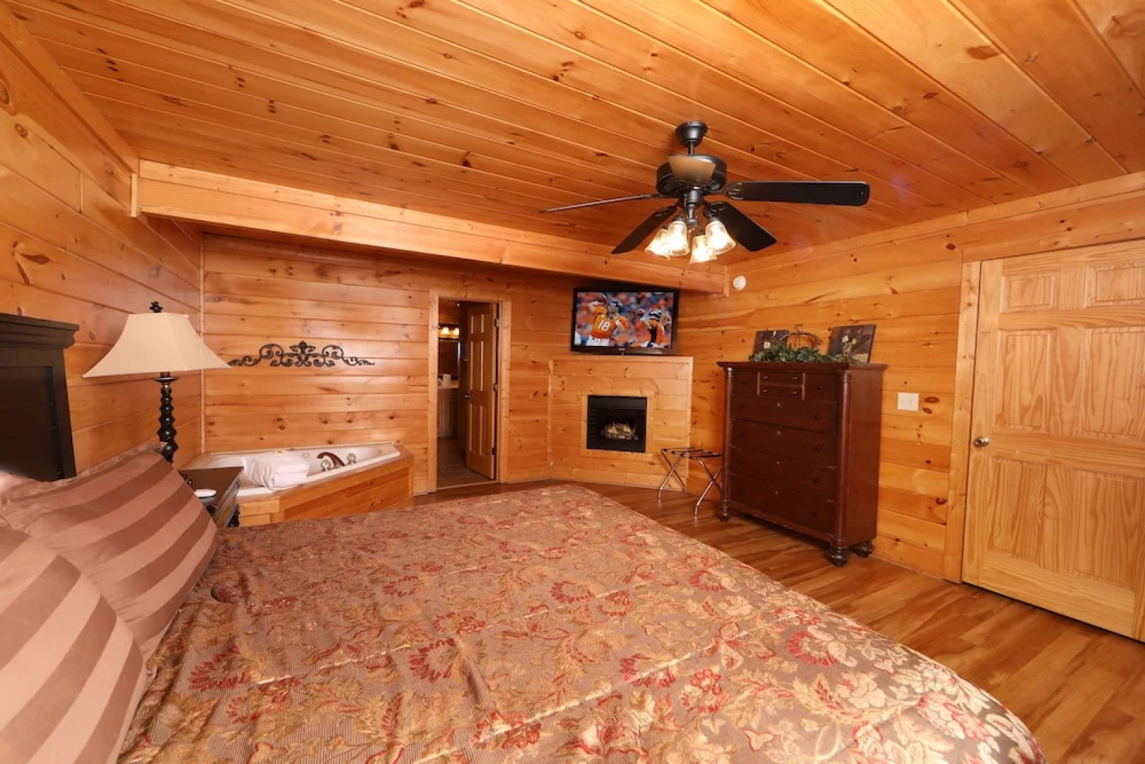Mayberry - Three Bedroom Cabin