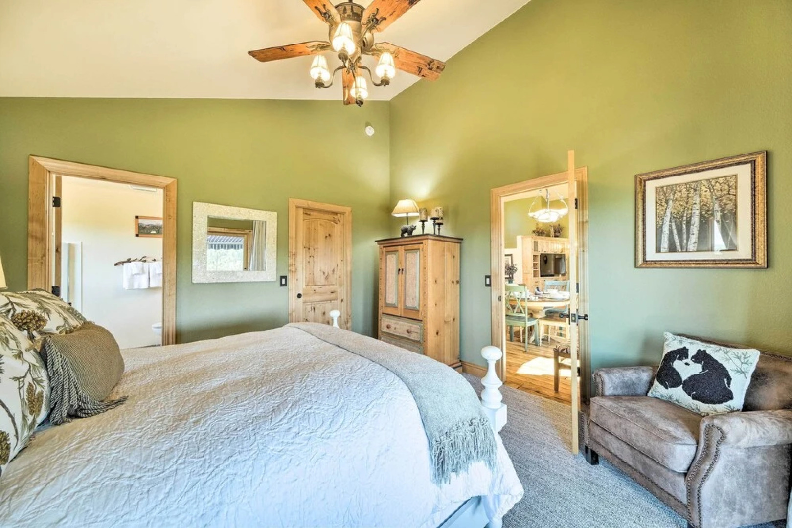 Groveland Lake House w/ Hot Tub & Water Views