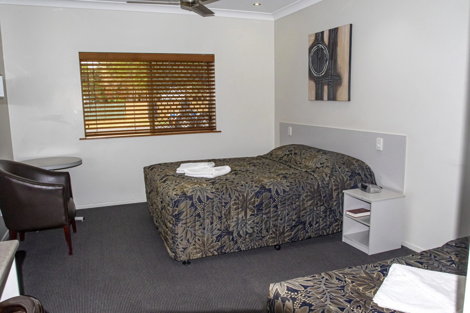 Western Gateway Motel and Apartments