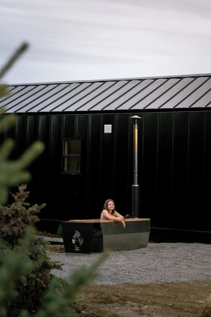 Yellowstone Peaks Hotel