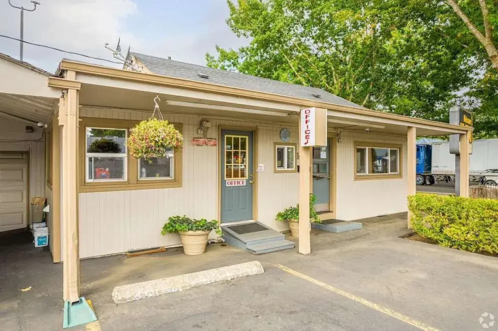Autzen Inn