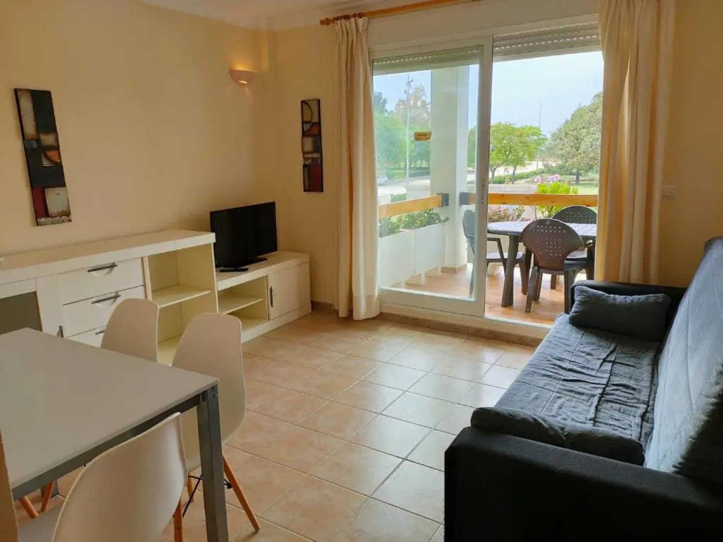 Los Juncos Apartamentos