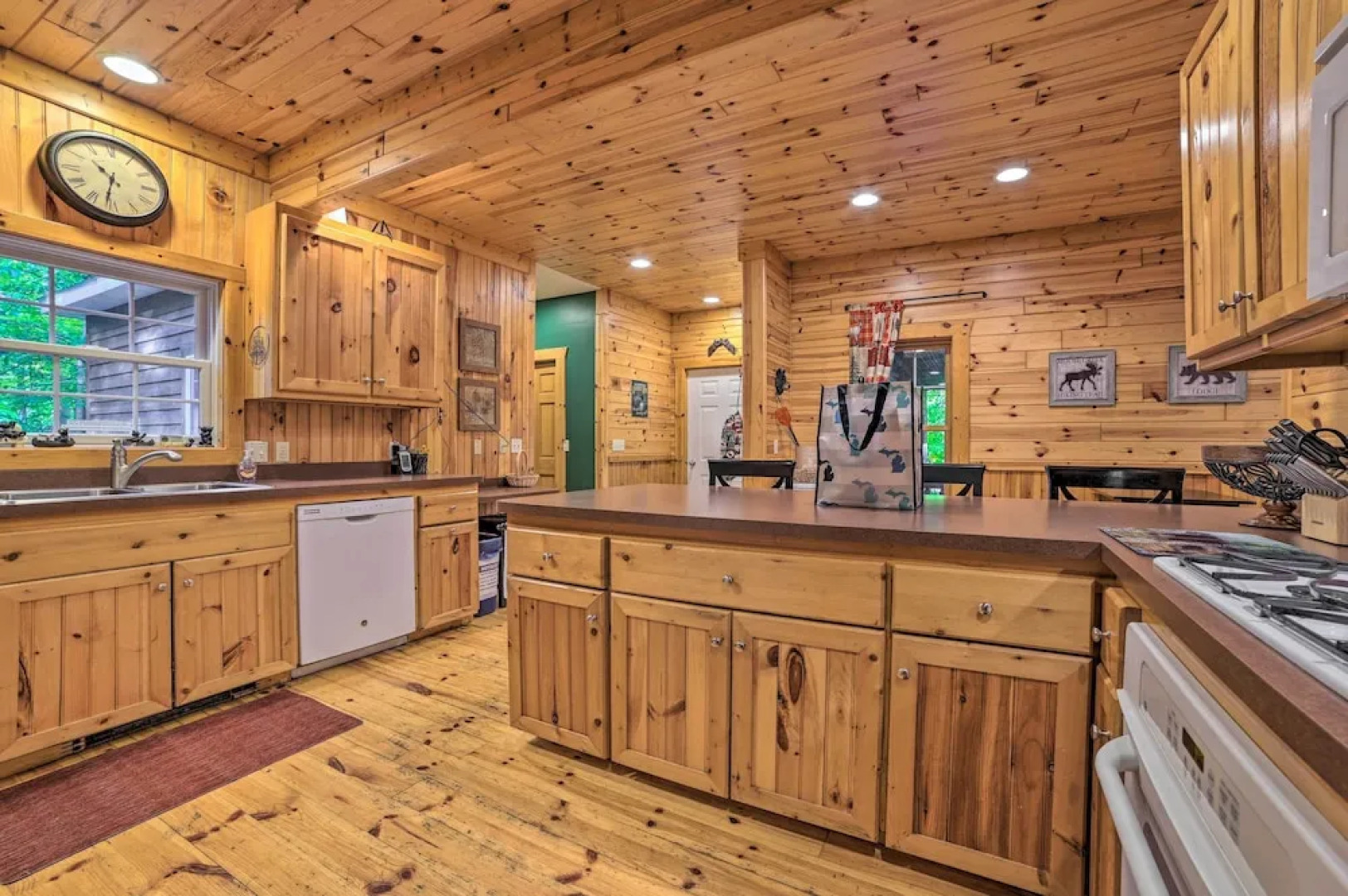 Dog-friendly Gaylord Retreat < 8 Mi to Town!