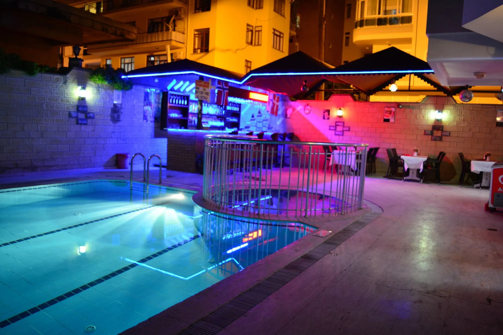 Отель Casa Cleo Suites