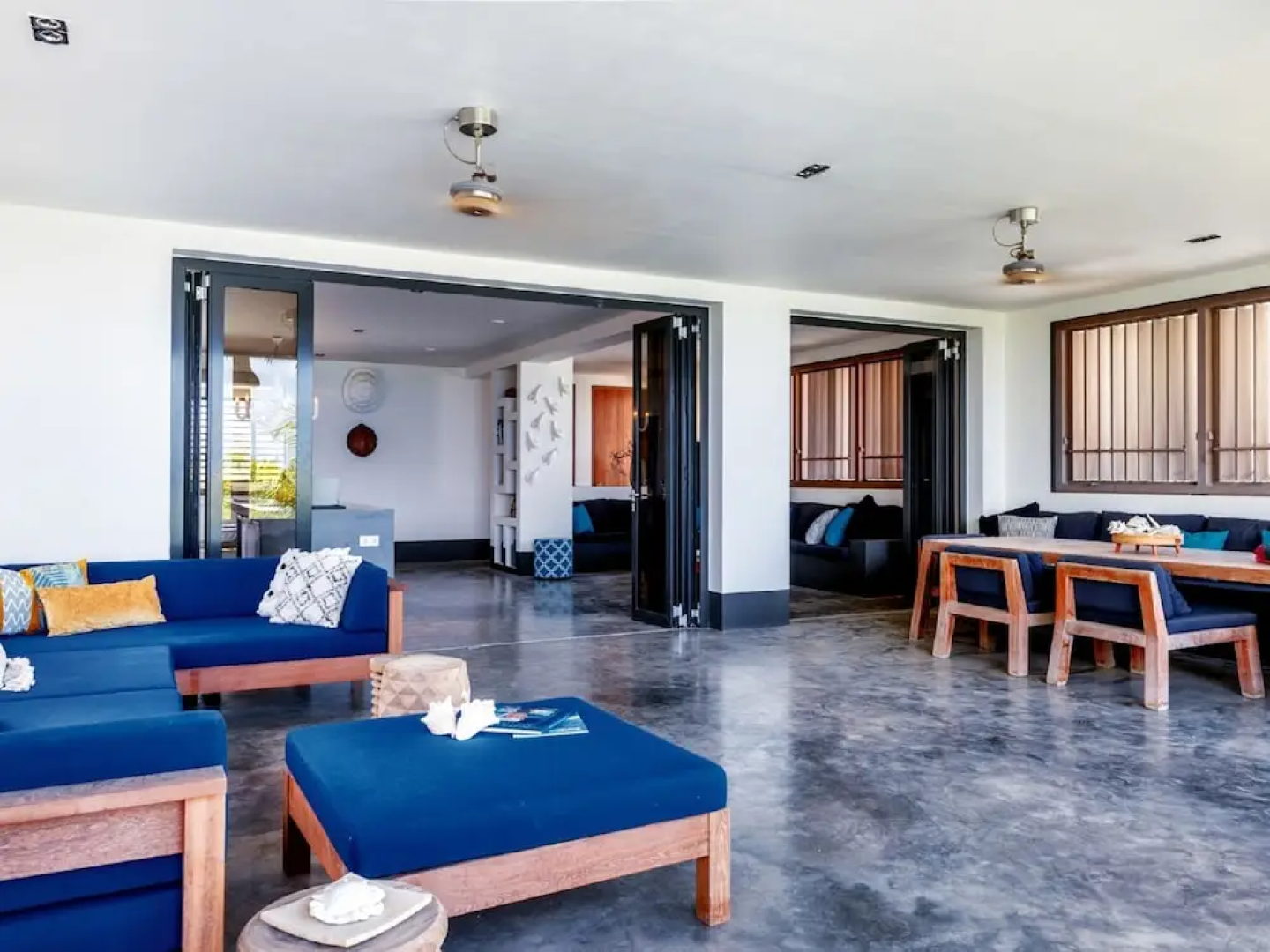 Lavish Villa by the Sea in Kralendijk With Pool