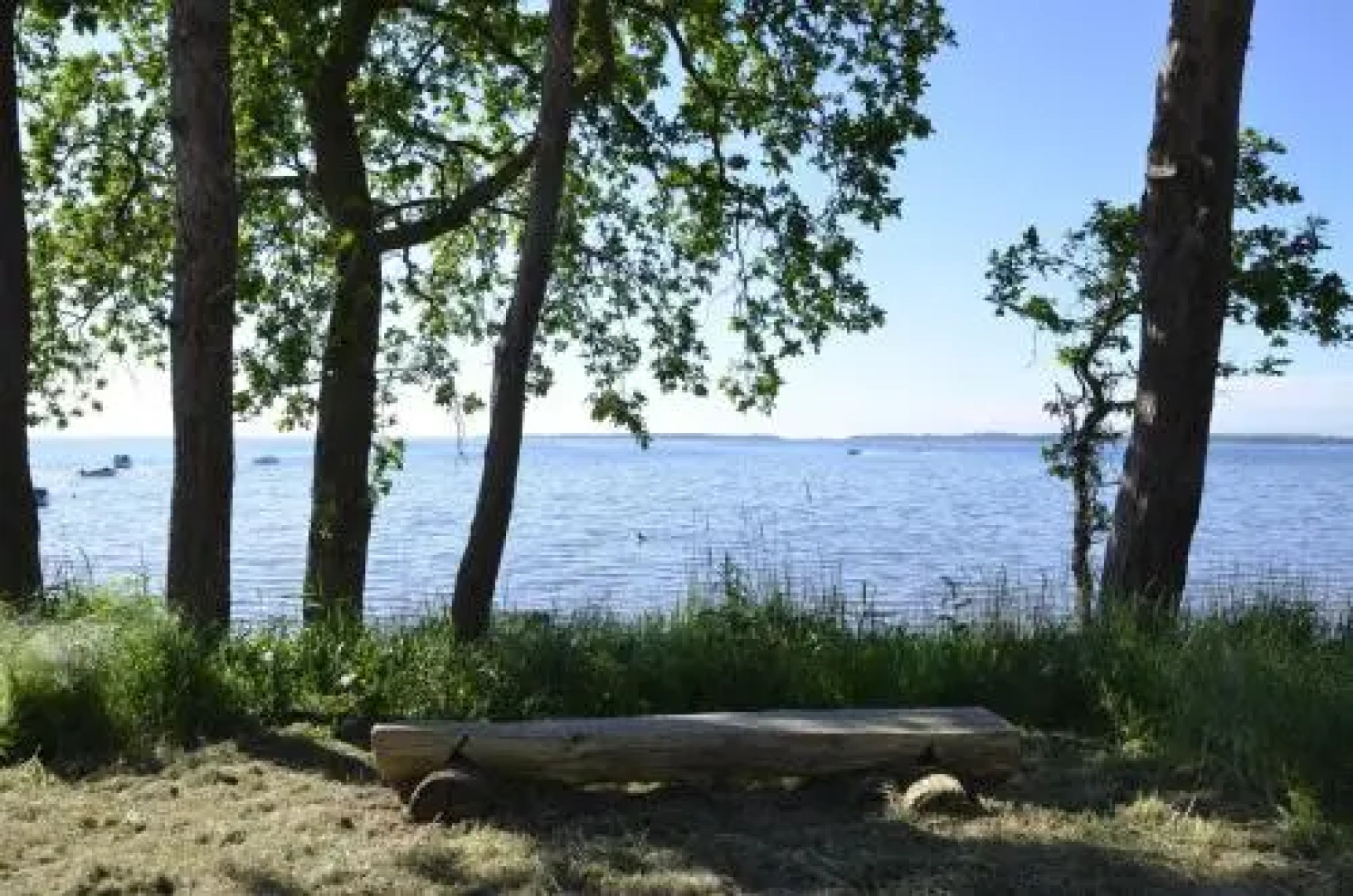 Roter Bungalow am Strand _50m_ _ O