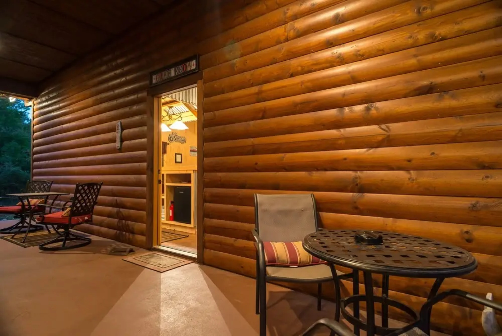 Copper Creek Open Cabin With Game Room and Hot Tub on the Deck by Redawning