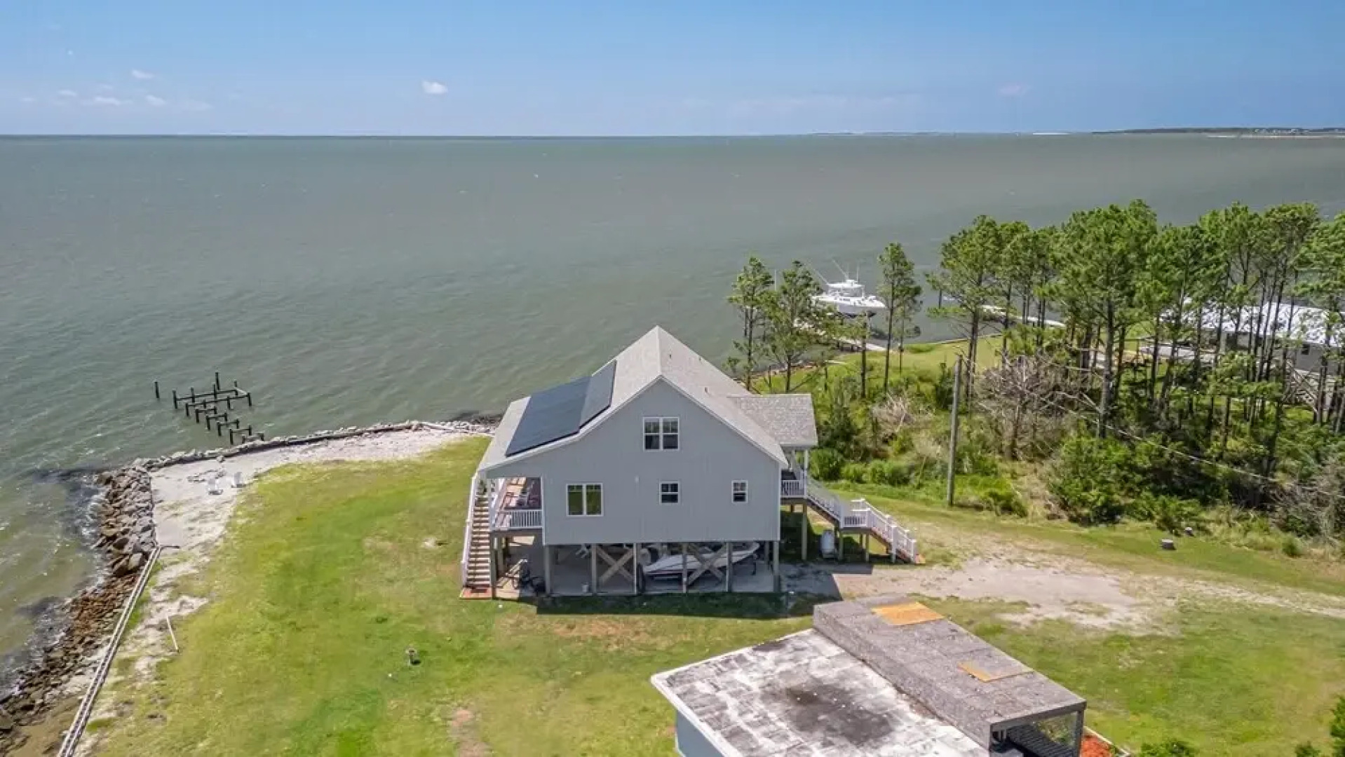 The Point At Marshallberg 3 Bedroom Home by RedAwning