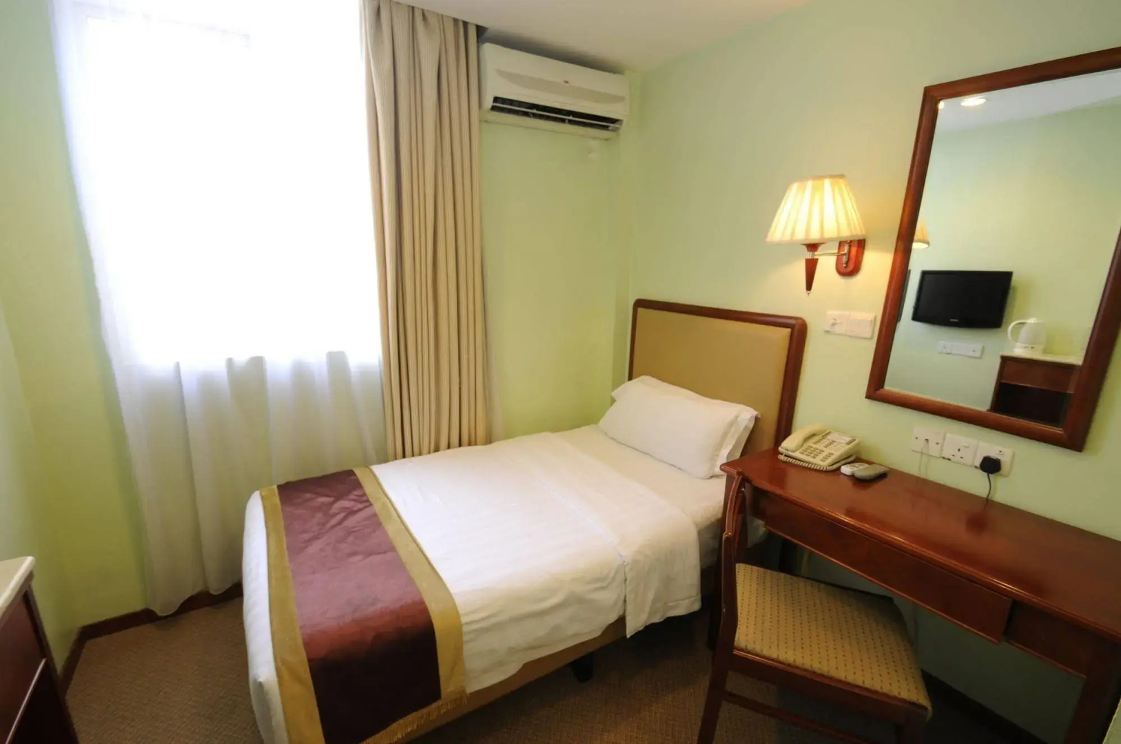 OYO 597 Winner Hotel