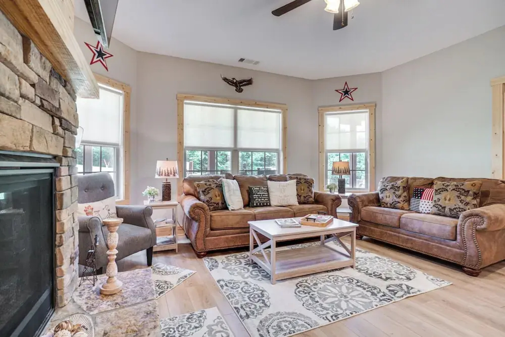 Hot Tub & EV Charger: Helen Getaway w/ Views!