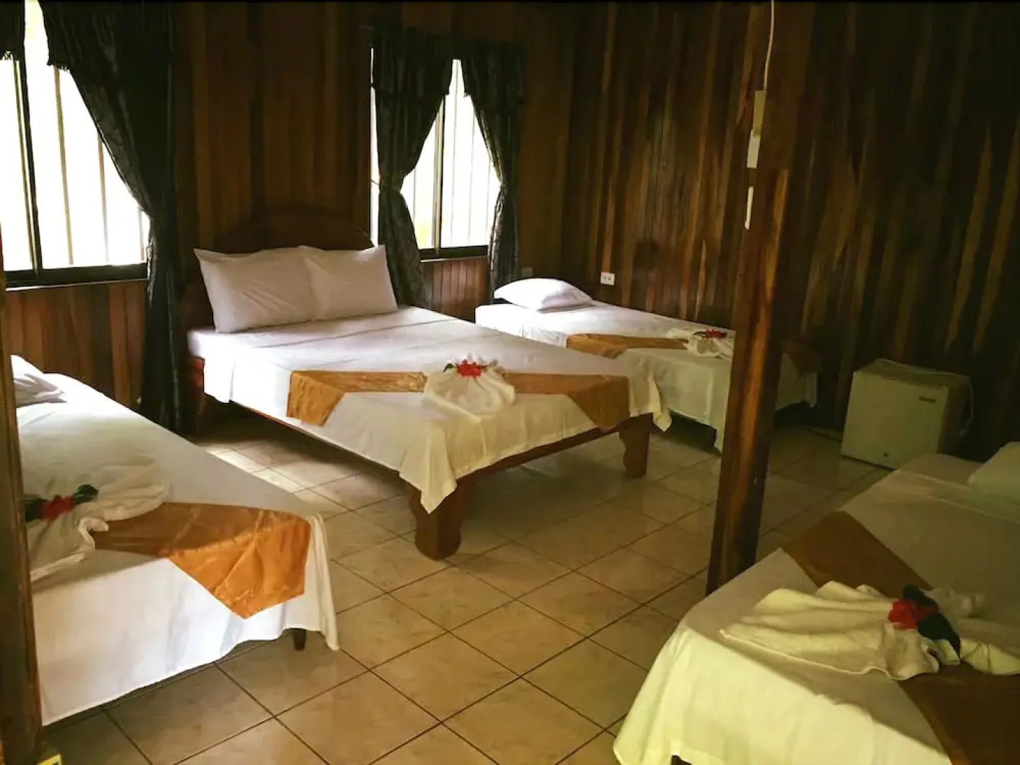 Manuel Antonio Hostel Resort