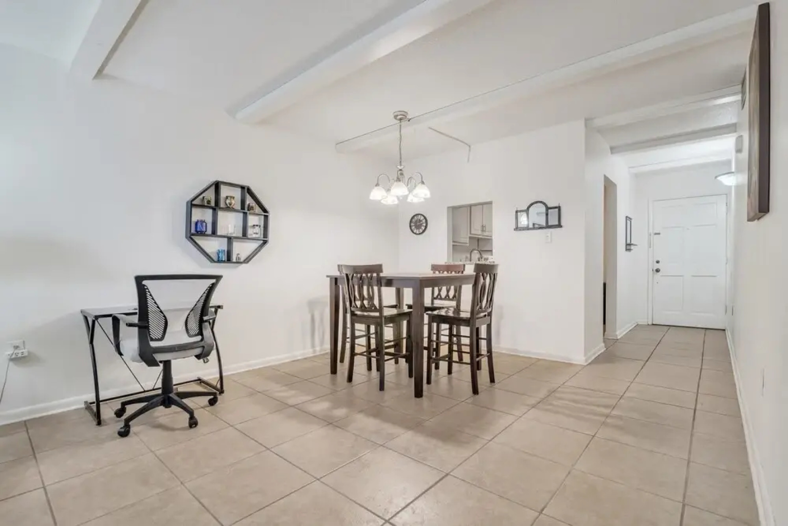 Charming 1br Apt In Eustis! 1 Bedroom Apts by RedAwning