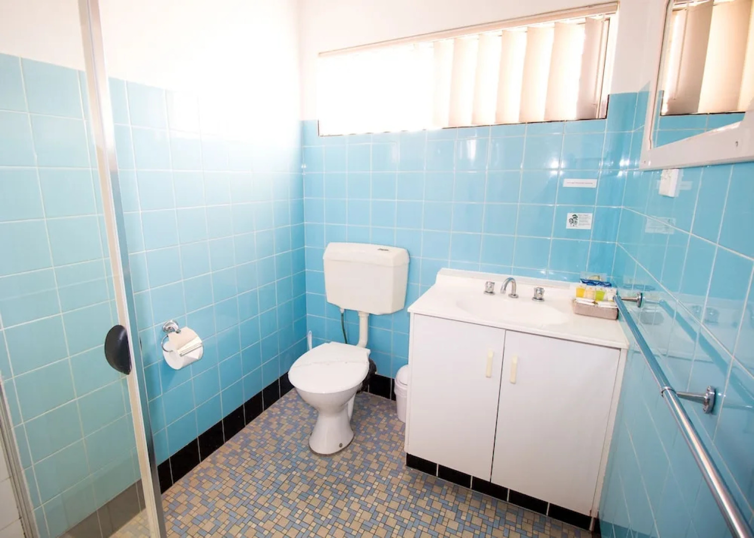 Aabon Apartments & Motel