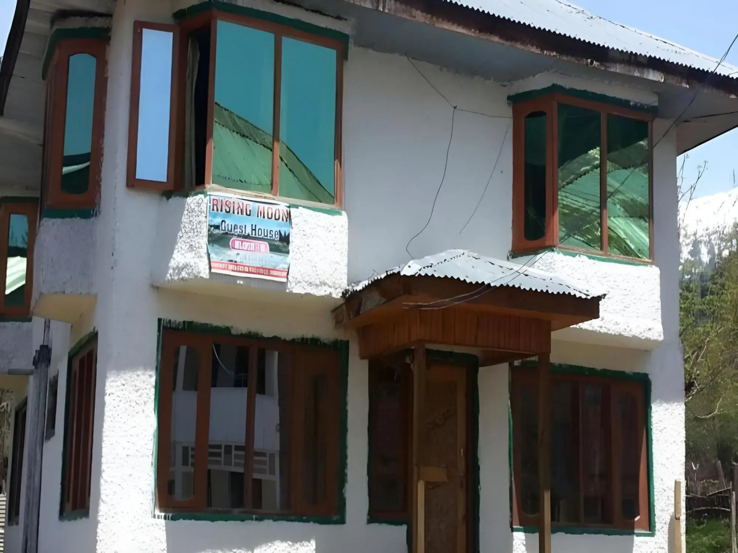 Hotel Rising Moon