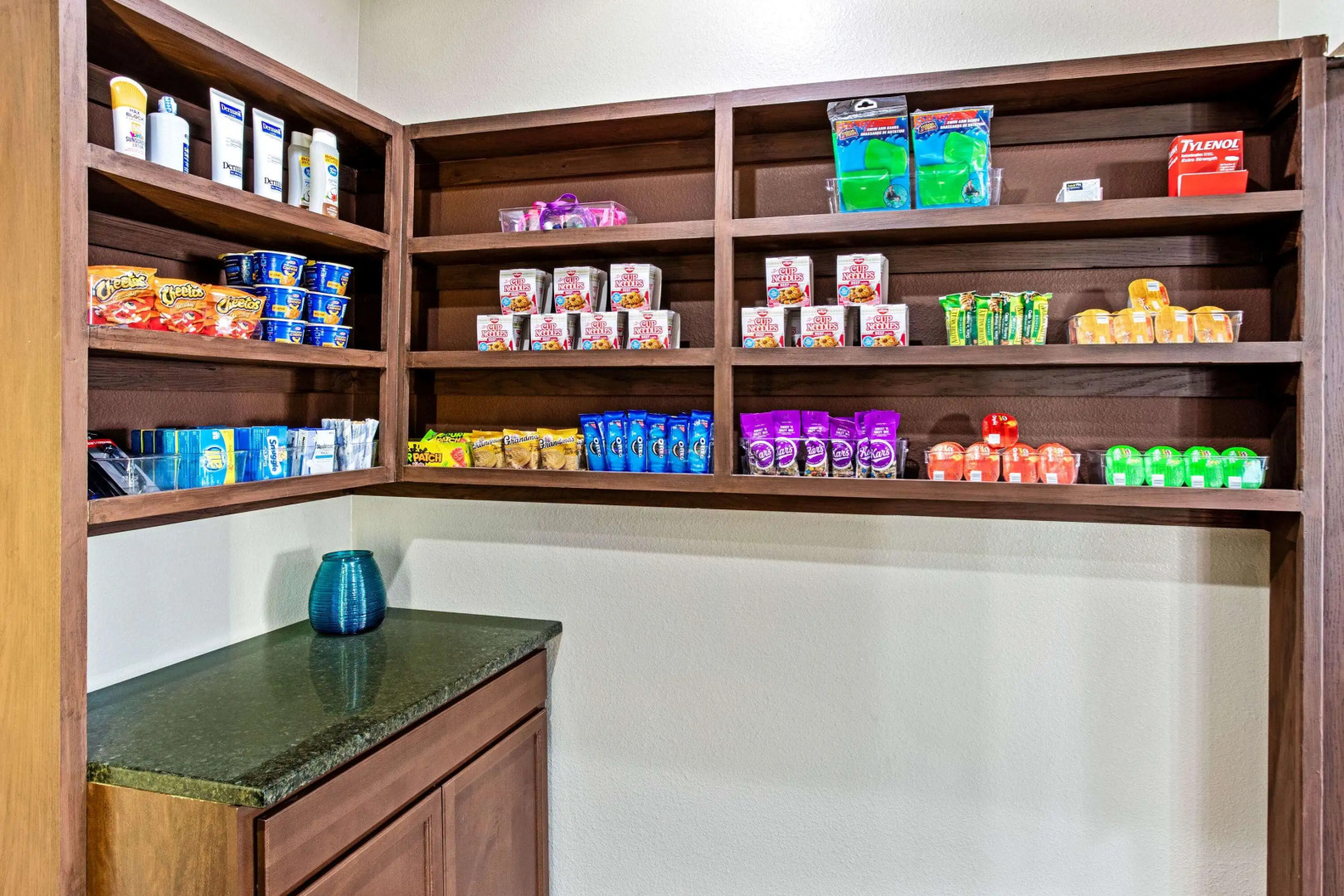 La Quinta Inn & Suites by Wyndham Denver Gateway Park