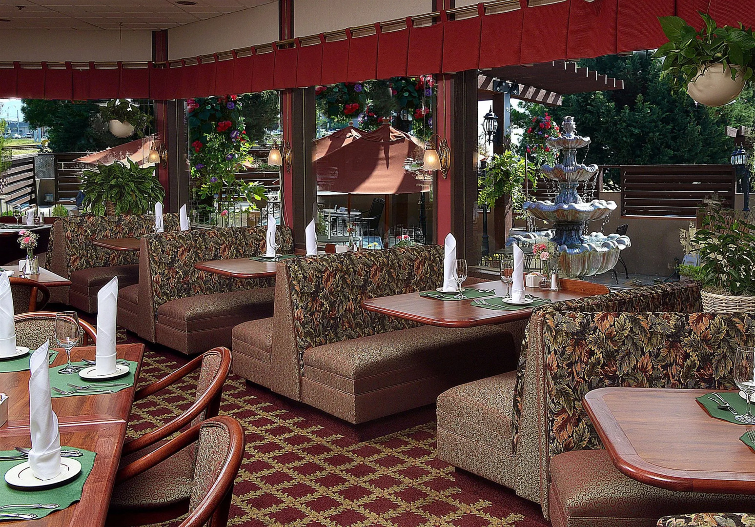 Rogue Regency Inn and Suites