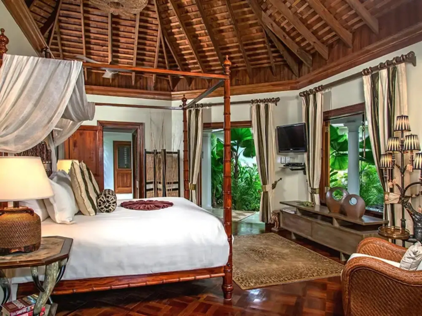 Sunny Vacation Villa 20