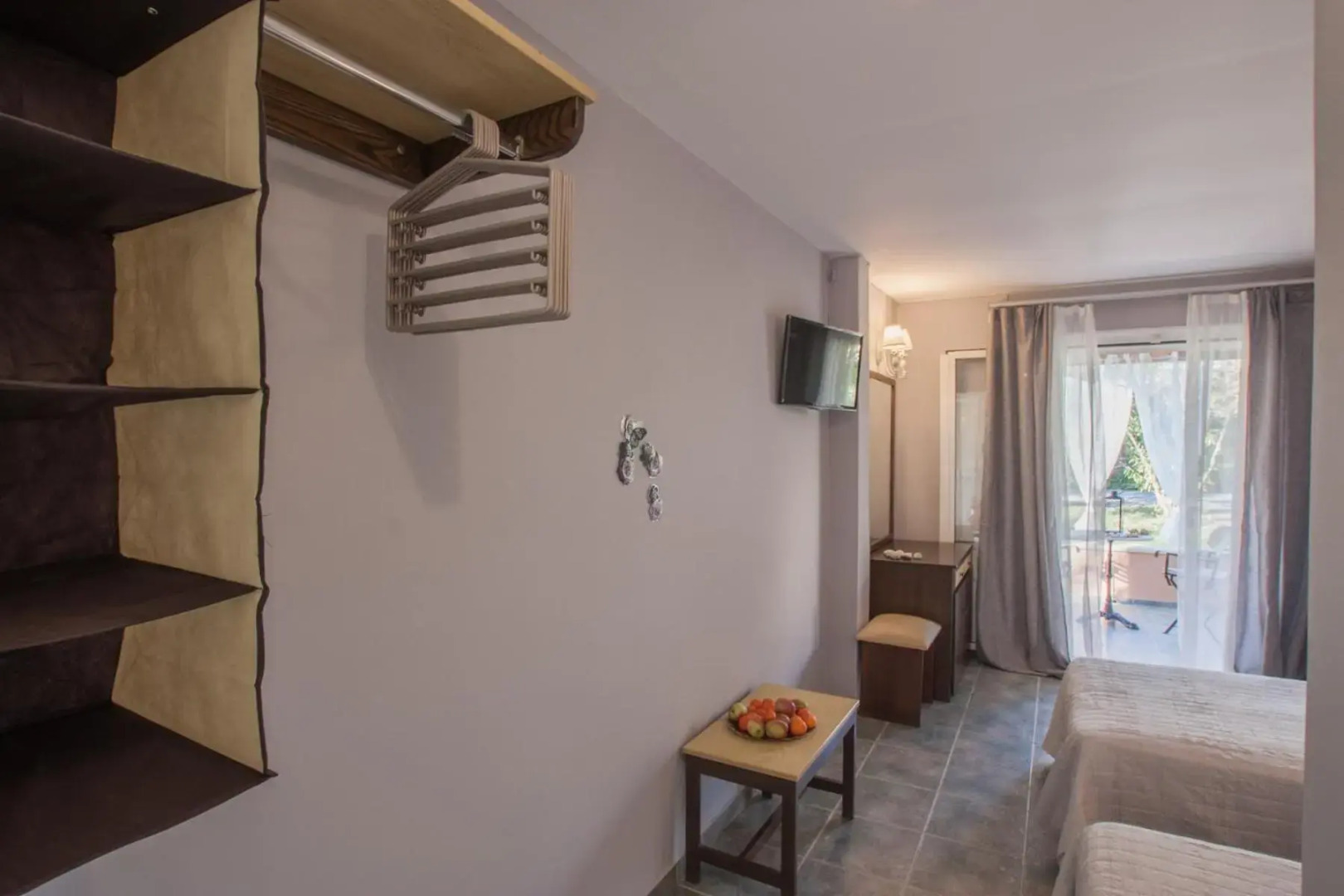 Tellis Holiday Rooms By Hotelius