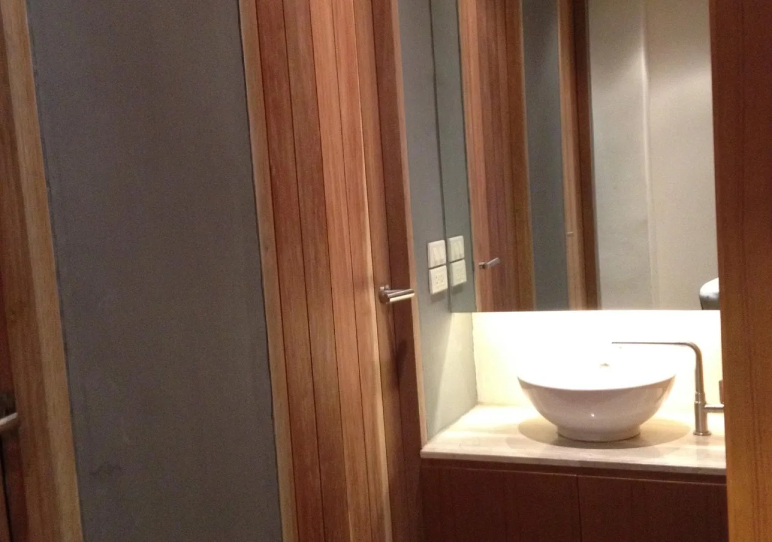 5ive Beach House Hotel