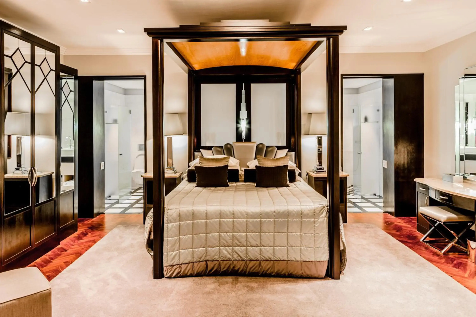 No5 Boutique Art Hotel by Mantis