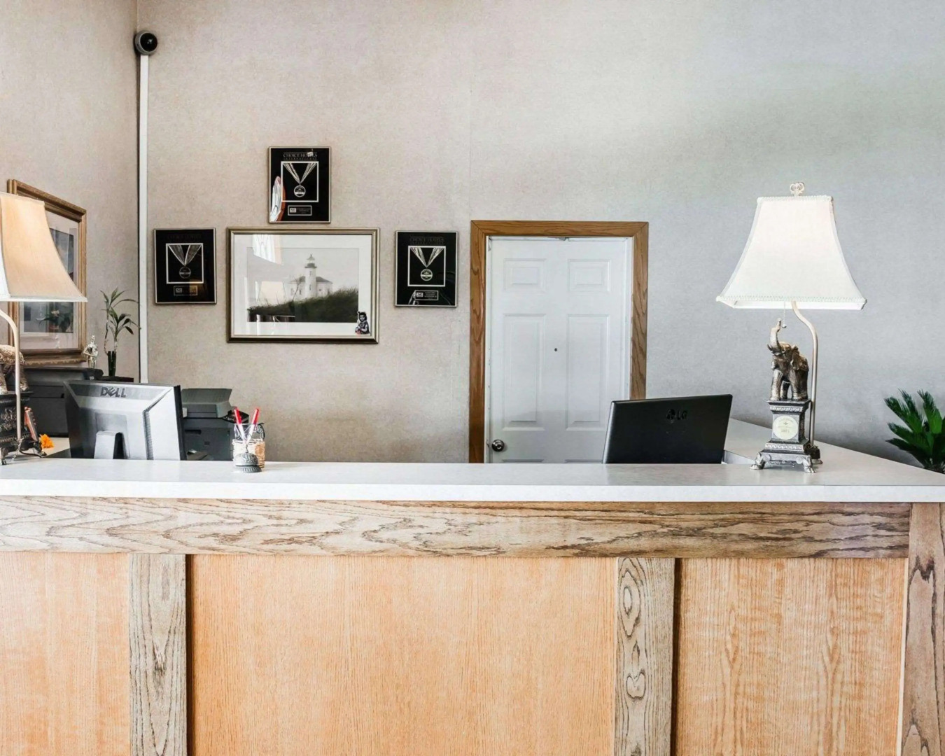 Econo Lodge & Suites Grand Rapids Airport