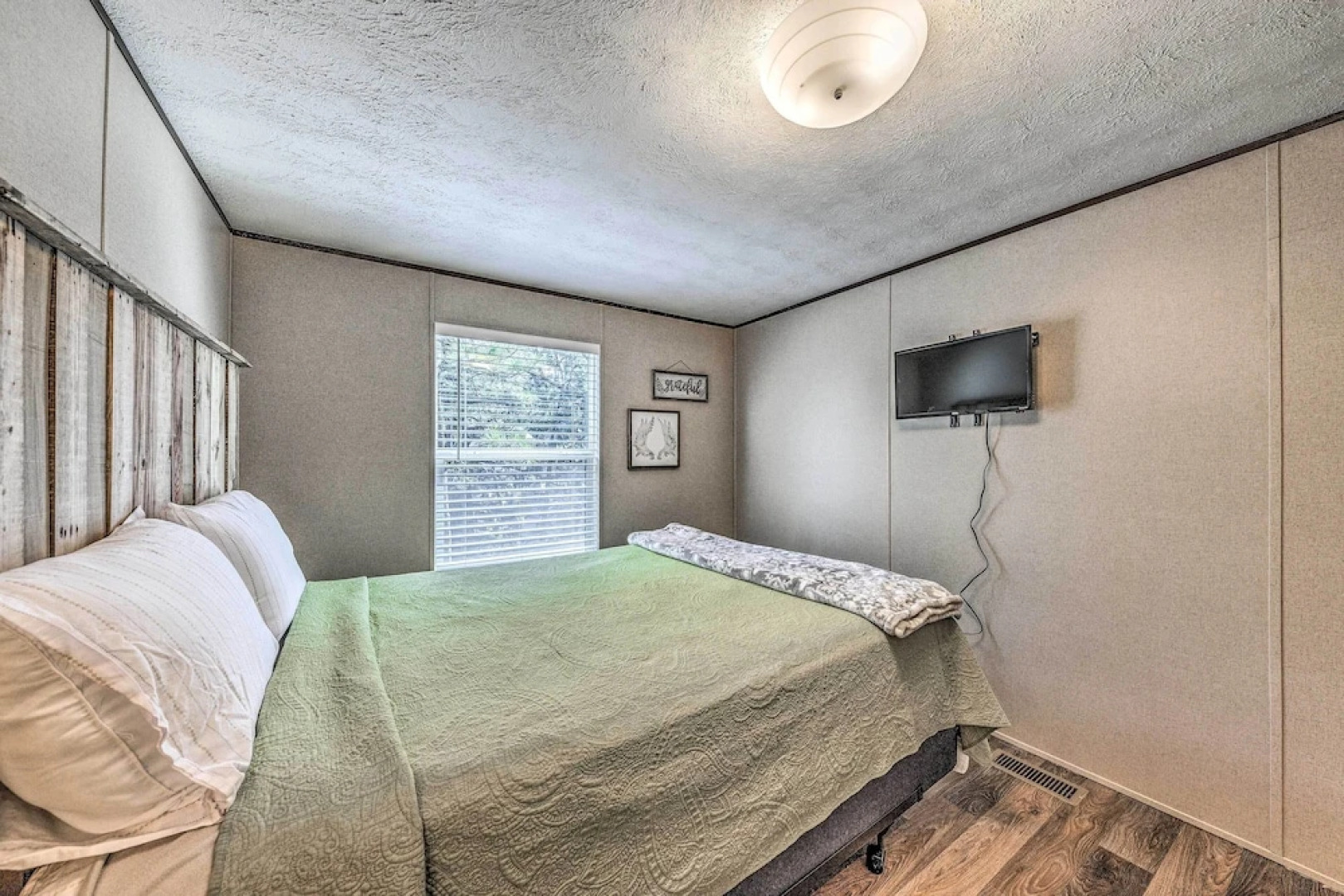 Ruidoso Home Near Golfing, Hiking & Shopping