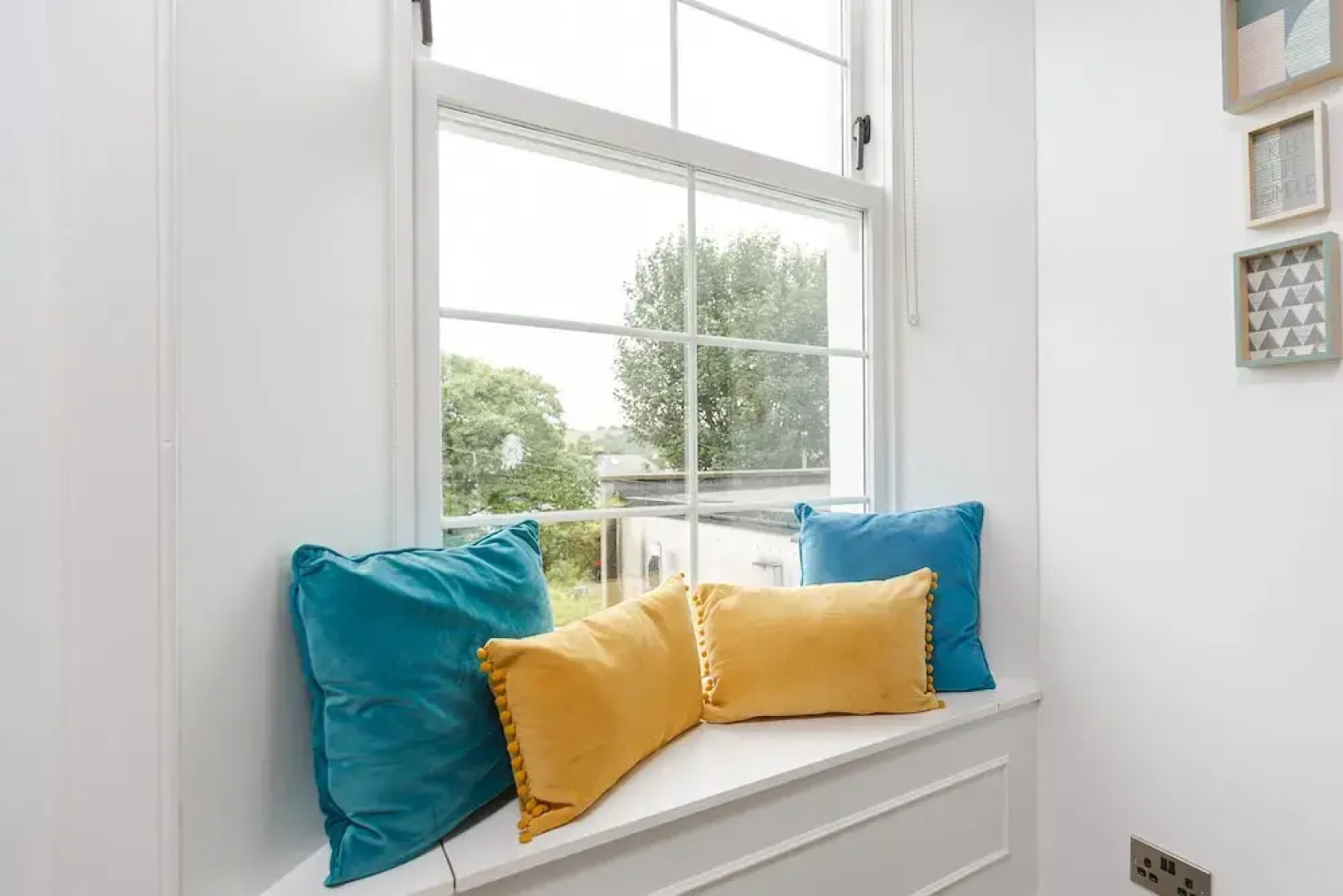 Dollar Apartments at 39