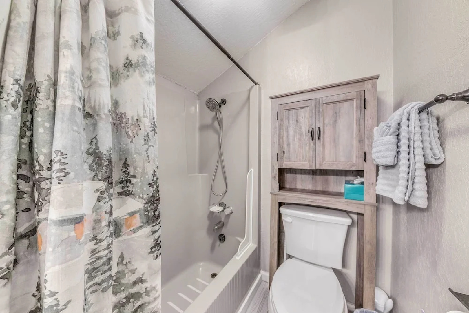 Ruidoso Retreat w/ Mtn Views ~ 20 Mi to Ski Apache