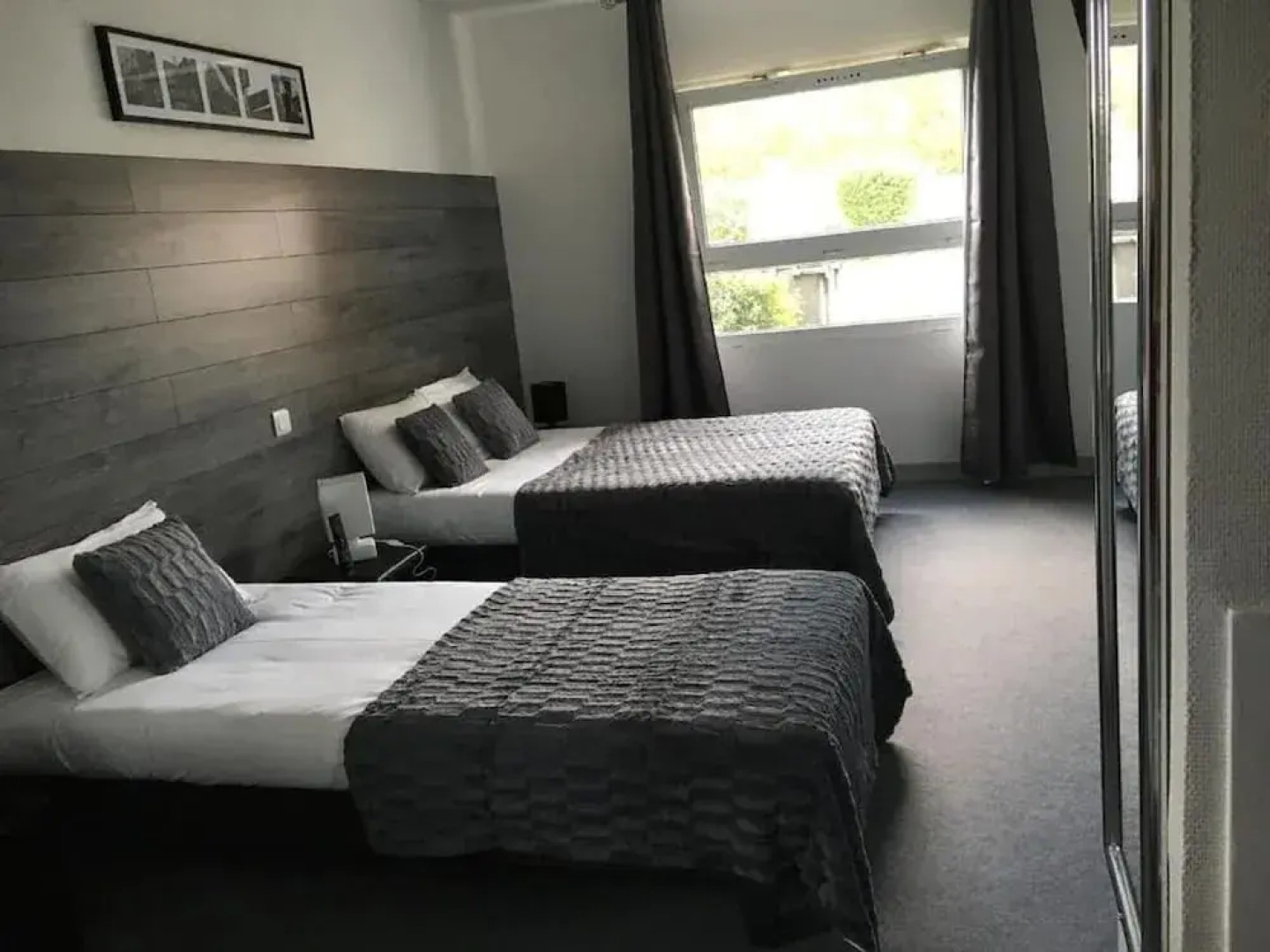 Hotel Mervil Airport