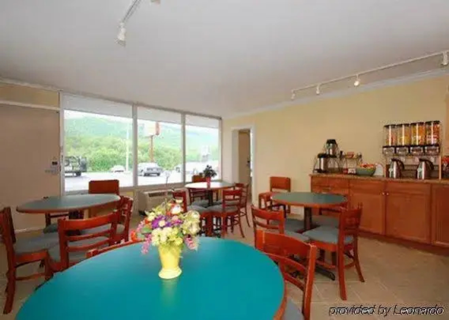 Rodeway Inn & Suites