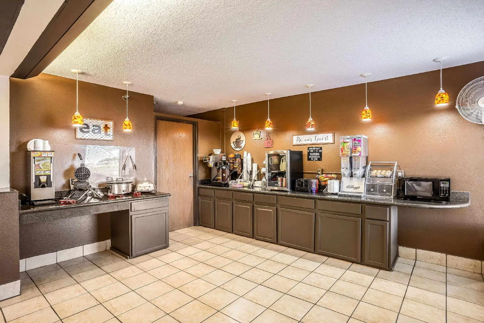 Super 8 by Wyndham Galesburg