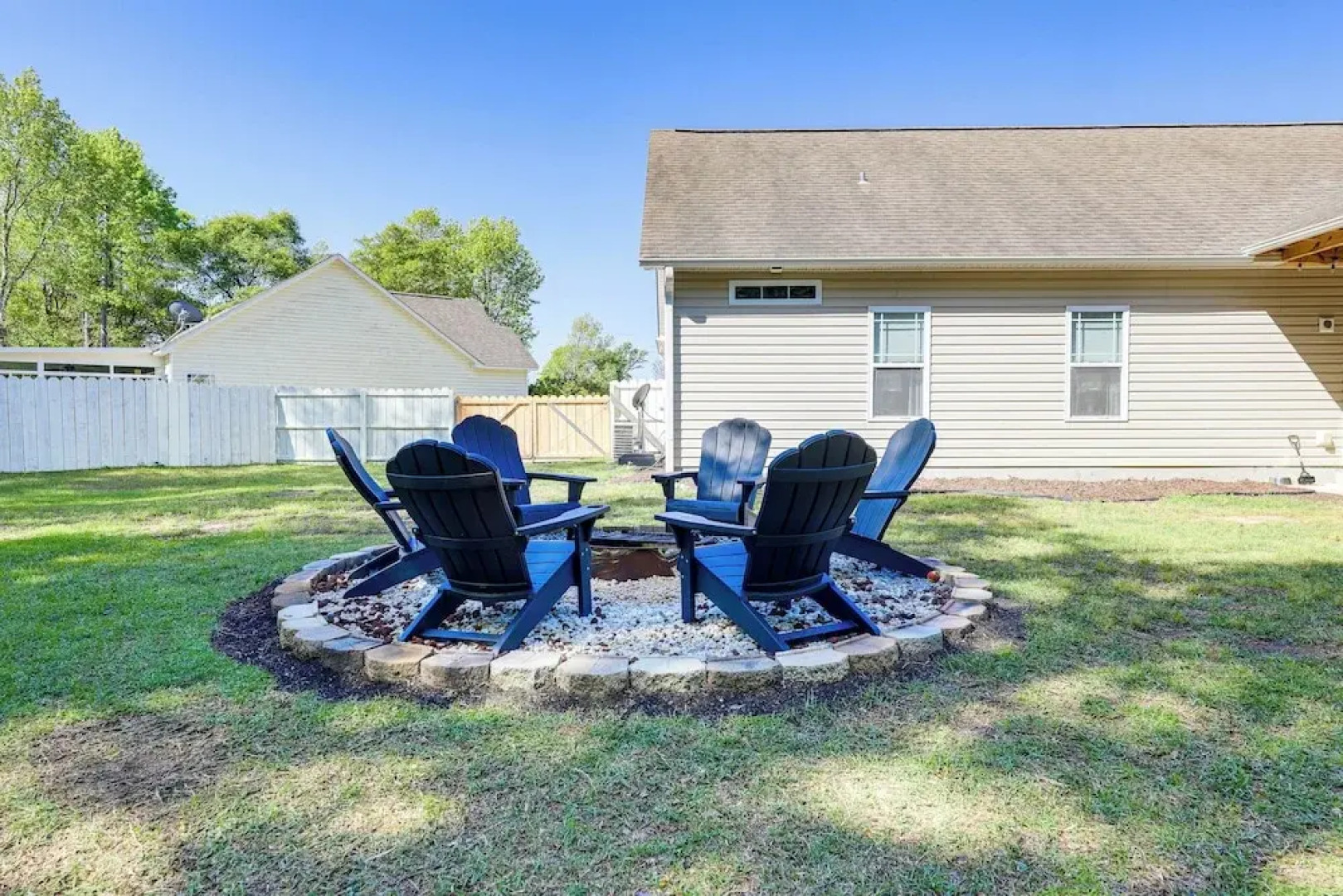 Sneads Ferry Home: Close to Beaches & Boat Ramp!