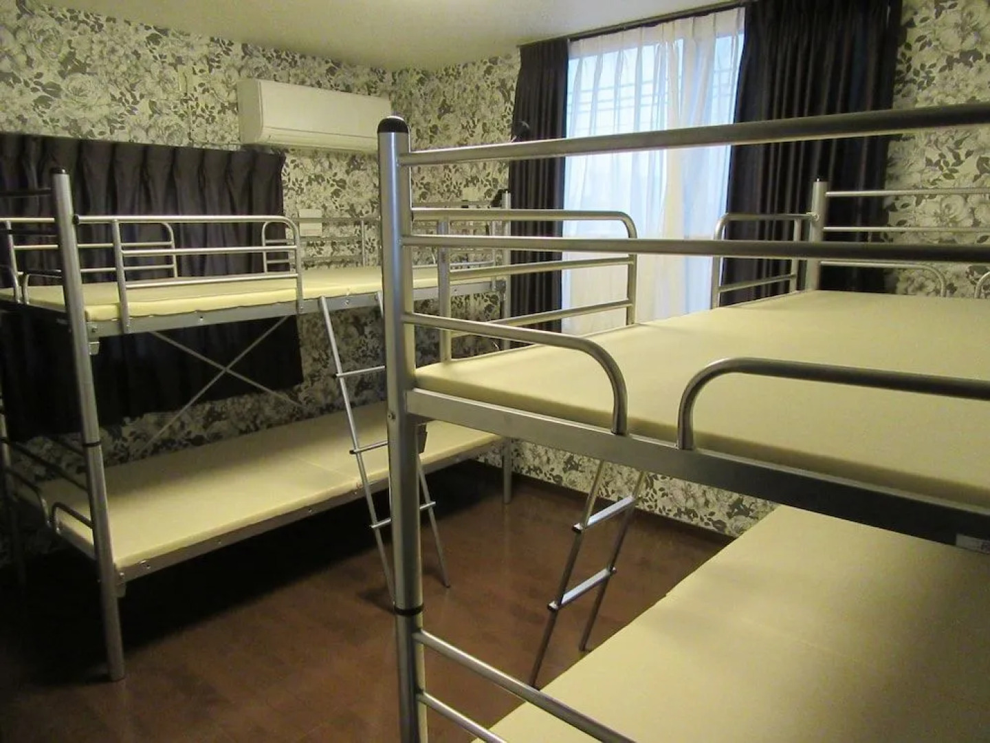 Guest house TIGA - Hostel