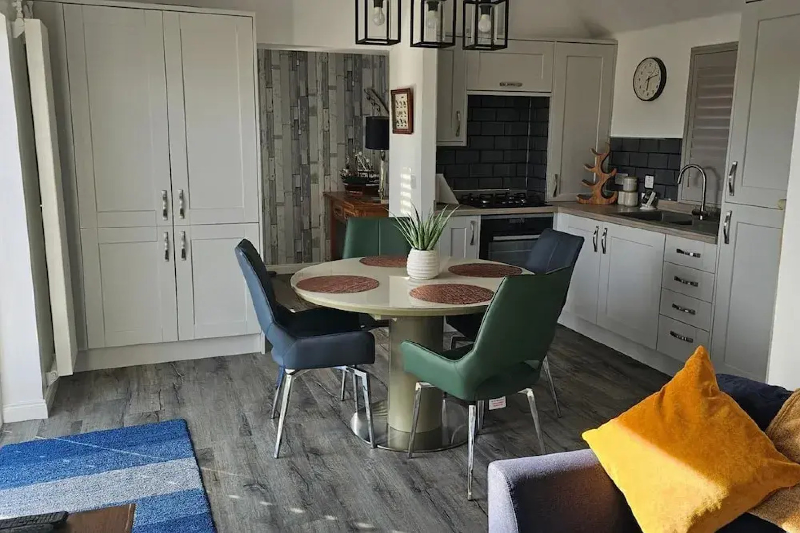 2 Bed Cottage-sleeps 4-harbour & Sea View