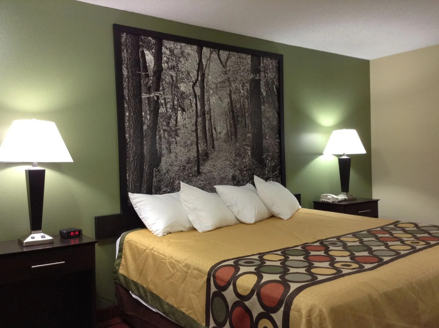 Western Inn & Suites